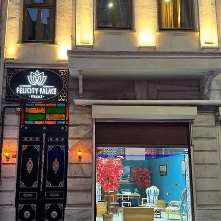 בית אירוח Felicity Palace Sirkeci